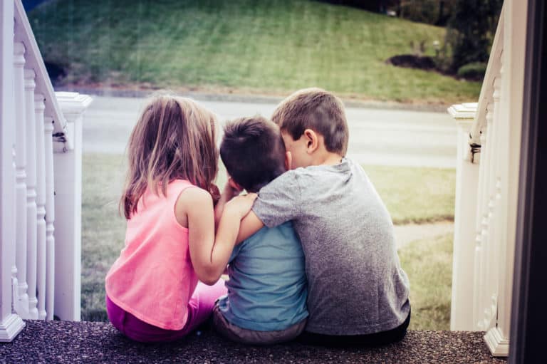 Simple Tips for Telling Children About a Pregnancy Loss
