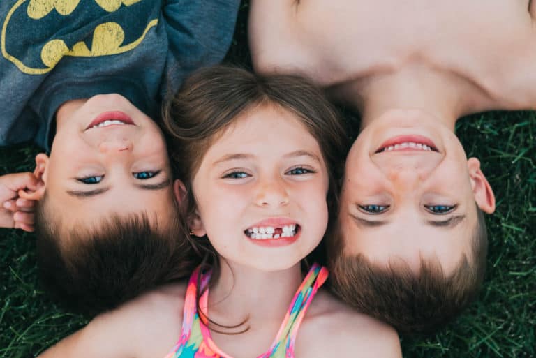 5 Simple Ways to Raise Confident Kids Who Love Themselves