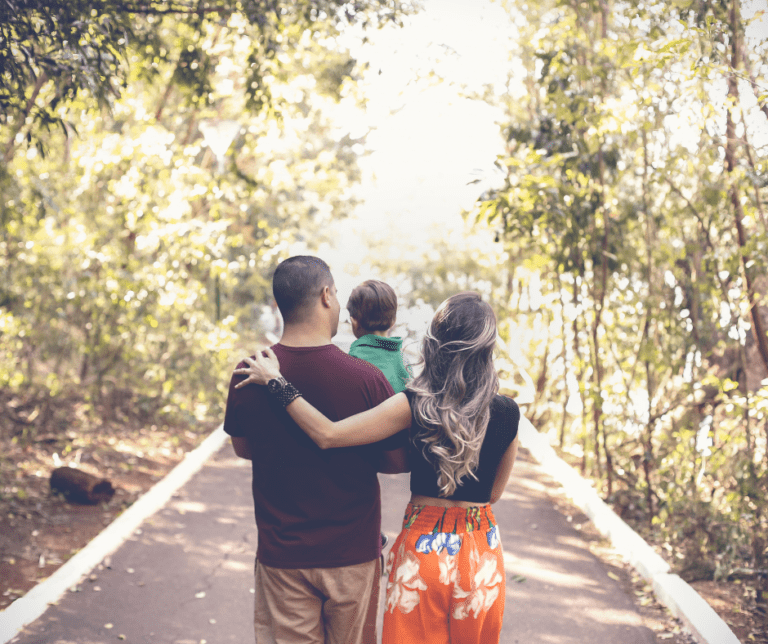 how to raise happy kids